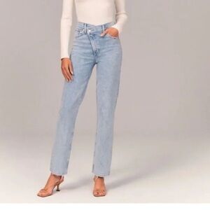Abercrombie & Fitch 90’s straight ultra high rise 10L